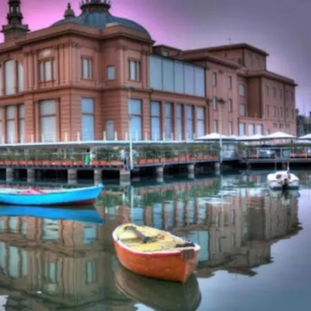 Nicol 招待所 巴里